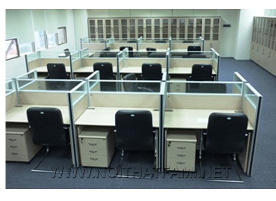 GSC lựa chọn loại ghế chân quỳ màu đen phù hợp với không gian văn phòng